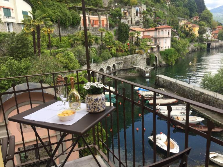 Al vecchio porto casa a Cannero - B&B Cannero Riviera