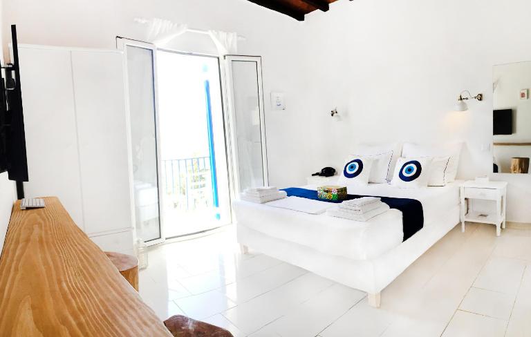 Loukia Studios & Suites - B&B Kínion