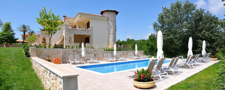 Rahona Villas - B&B Siviri
