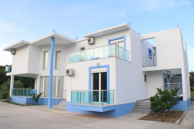 Gjinaj Apartments - B&B Dulcigno