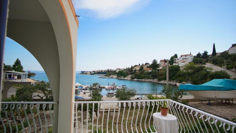 Apartmani Laura - B&B Trogir