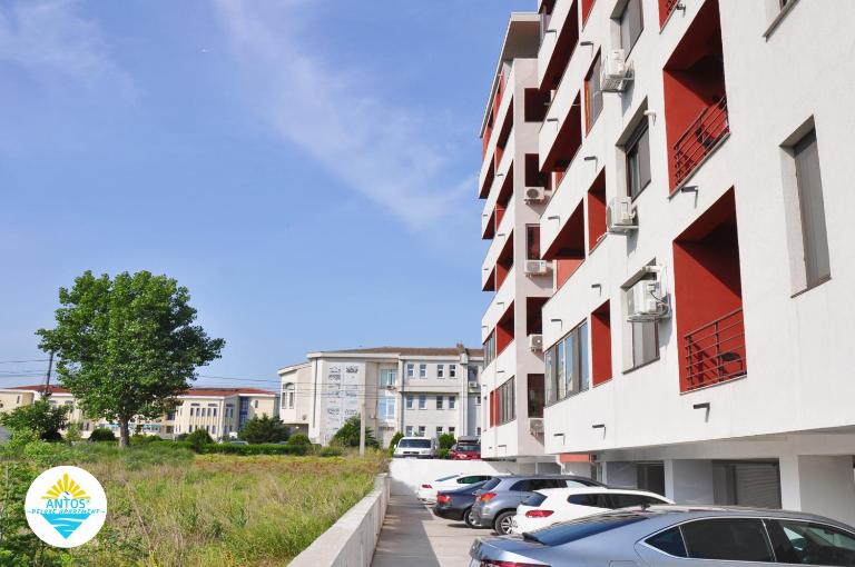Antos Deluxe Apartment - Bed and Breakfast Constanța