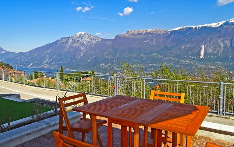 La Quiete 23 Lake view apartment by Gardadomusmea - B&B Tremosine