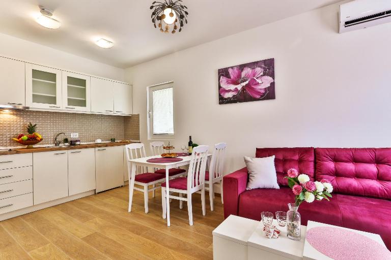 Apartments Royal Lux - B&B Sutomore