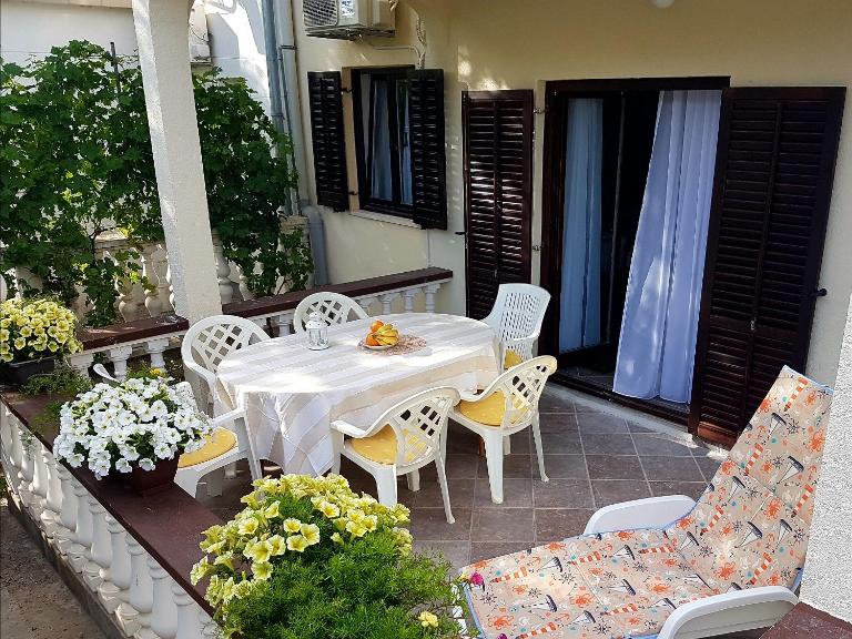 Apartment Sena 2 - Chambres d'hôtes Privlaka