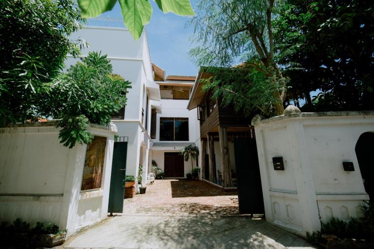 Mammoth Art Studio Pool villa in old city - Ferienwohnung Chiang Mai