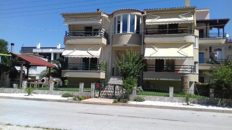 Dimitra Apartments - B&B Keramotí