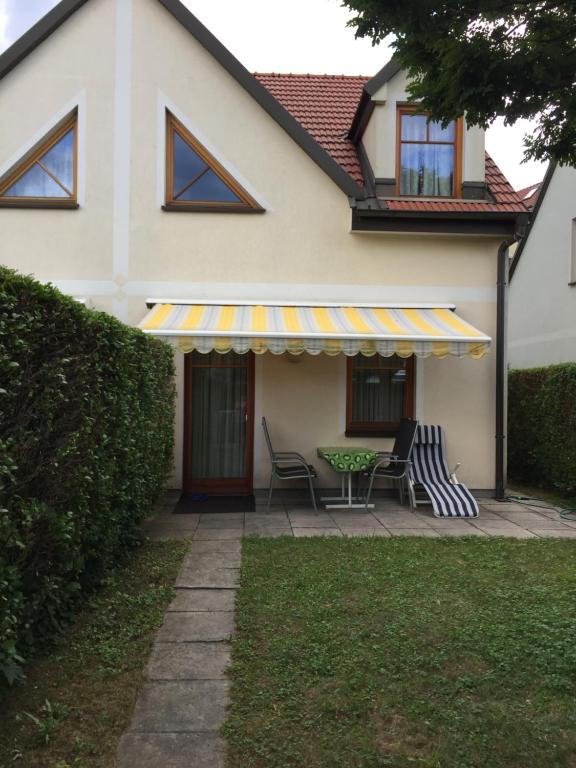 Familien Chalet mit direktem Bademantelgang zur Therme - Ferienwohnung Lutzmannsburg