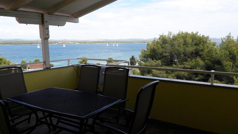 Home Away From Home - Pašman - B&B Tkon