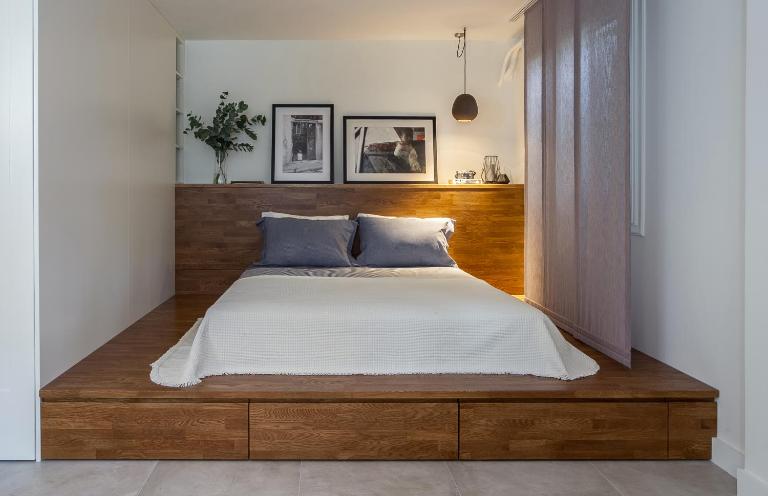 Unique Semi-Basement Stay at the Foot of the Acropolis - B&B Atenas