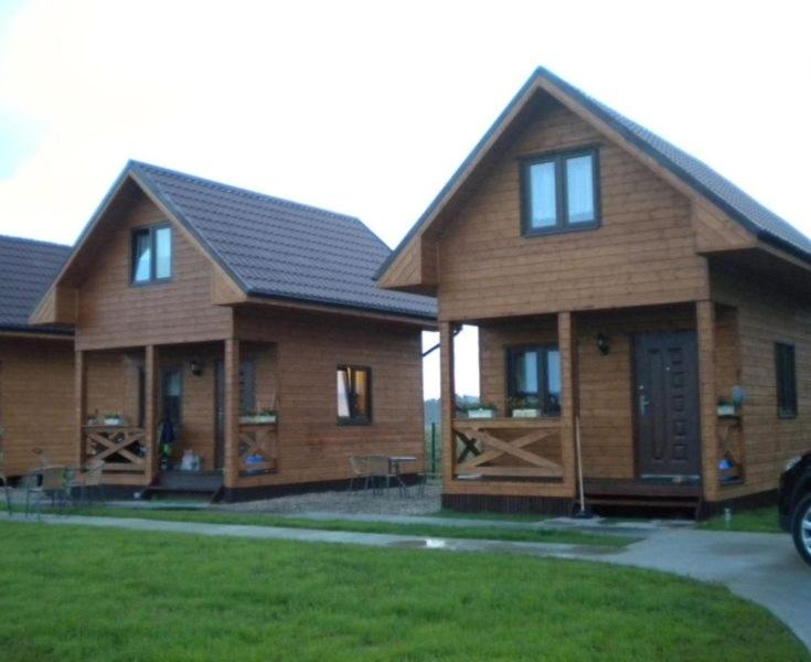 Domki letniskowe u Krzysia - B&B Jastrzębia Góra