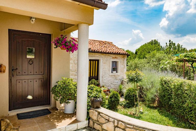 Haus Stepcich - Bed and Breakfast Plomin