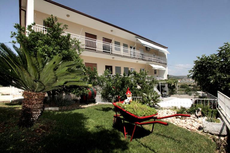 Apartment Carmen - Ferienwohnung Trogir