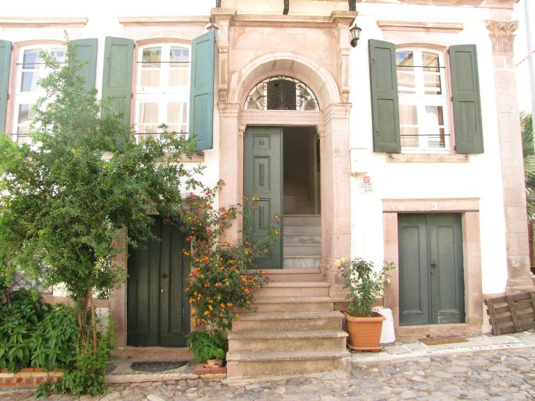 Eolos House Cunda - B&B Aivali