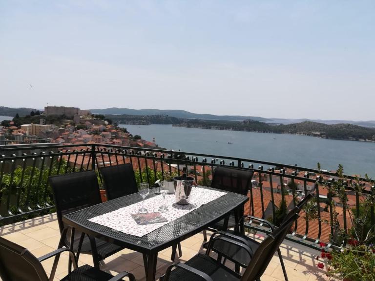 Apartman Betty - B&B Sebenico