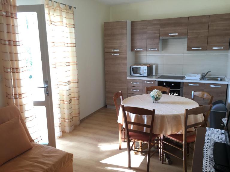 Apartment Biserka - B&B Barbat
