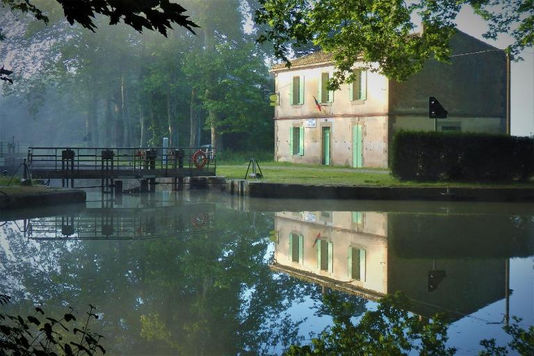 La Bonne Planque - Maison éclusière de la Domergue Canal du Midi - B&B Mas-Saintes-Puelles
