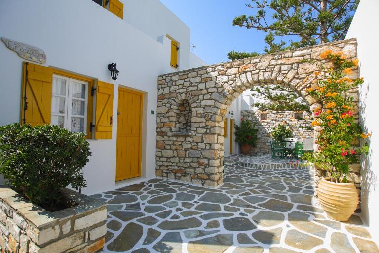 Ostria - B&B Naoussa