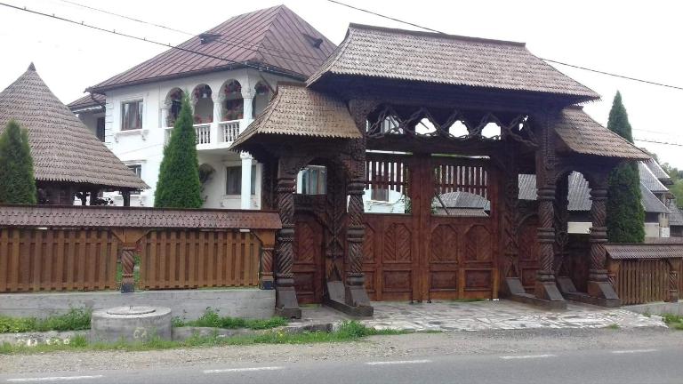 Pensiunea Denisa - B&B Bârsana