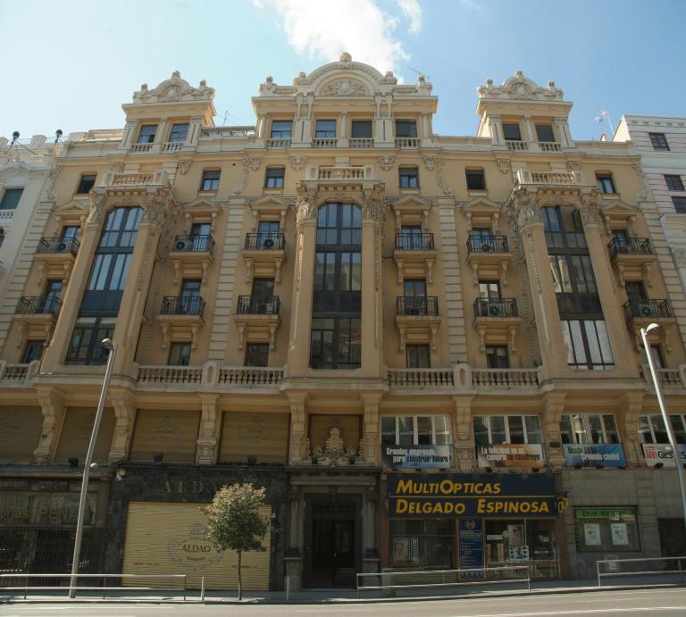 Hostal La Selecta - Bed and Breakfast Madrid