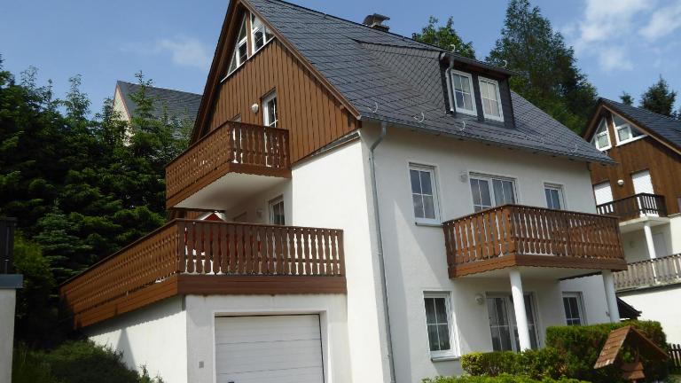 Haus am Berg - großes Haus mit Sauna für bis zu 10 Personen unweit vom Skihang - Ferienwohnung Oberwiesenthal