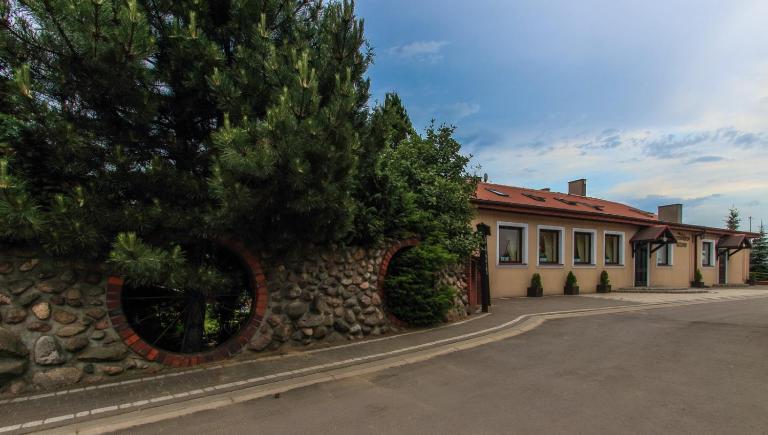 Zajazd Różany - B&B Laski