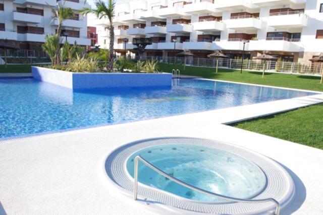 Oriuelha Costa Terrazas de Campoamor - B&B Urbanizacion los Balcones