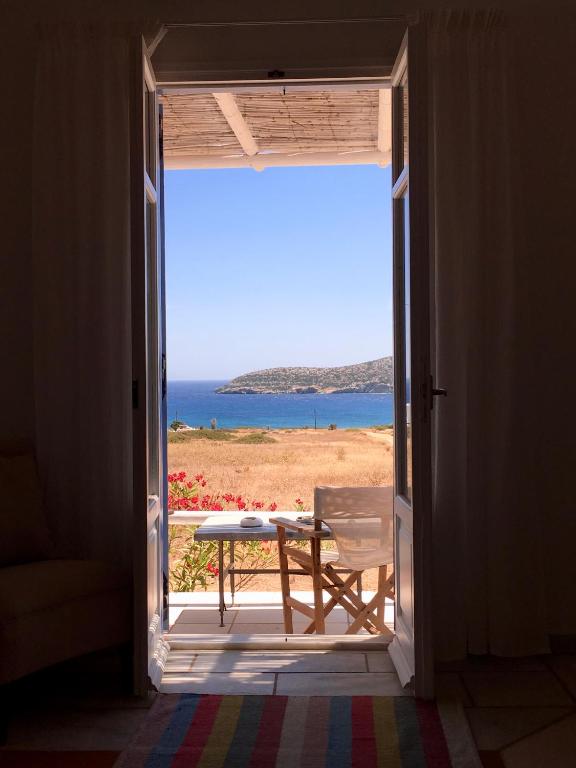 Island White - B&B Ayios Georgios