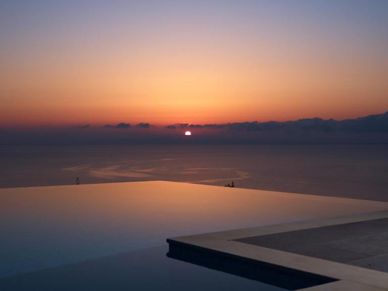 Golden July Luxury Villa - Bed and Breakfast Akrotíri