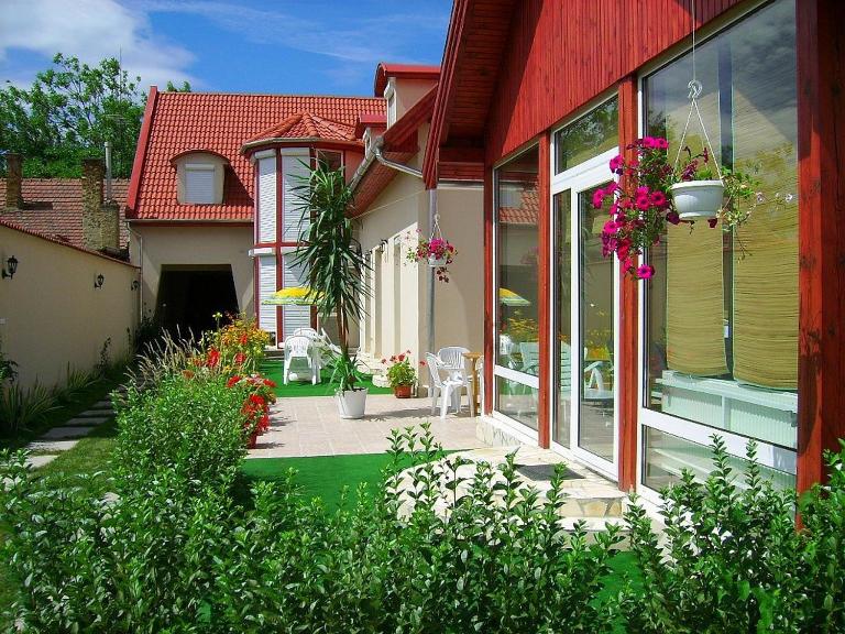 Agria Wellness Guesthouse - B&B Eger
