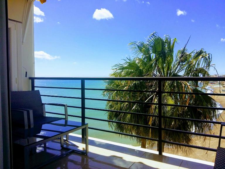 ESTUDIO EN 1a LINEA - Chambres d'hôtes Torremolinos