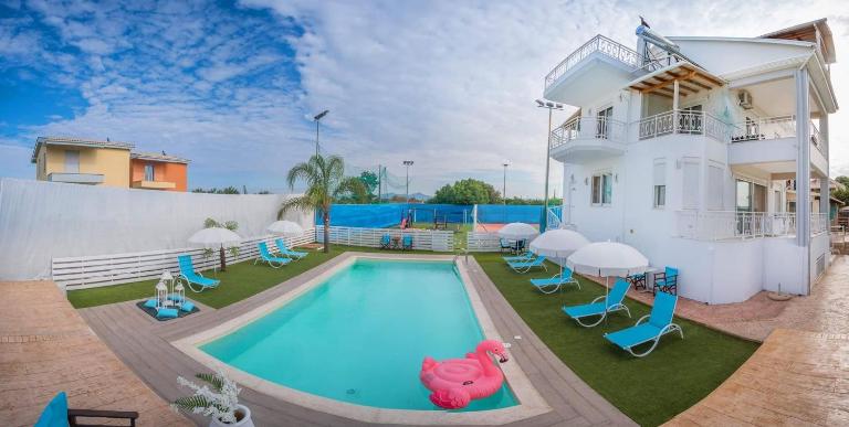 Ria Villa Preveza - Chambres d'hôtes Kalamítsion