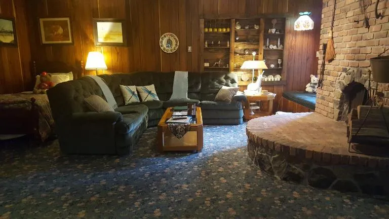 Whisperin' Pines Chalet - Ferienwohnung Cooperstown