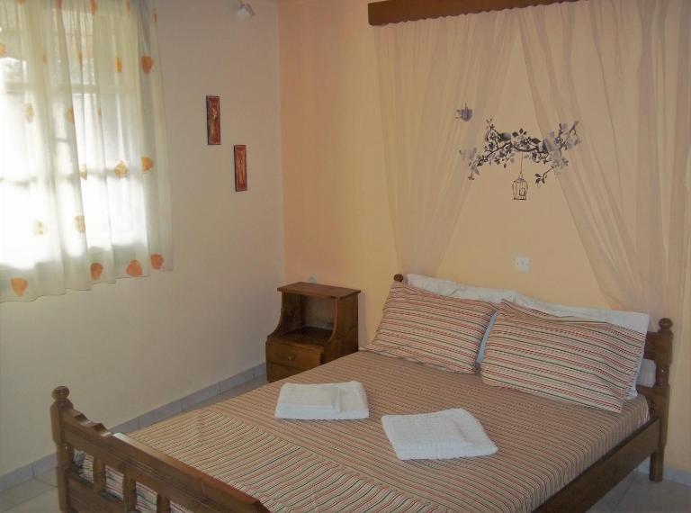 En Leuko Apartments - B&B Tsoukaládhes