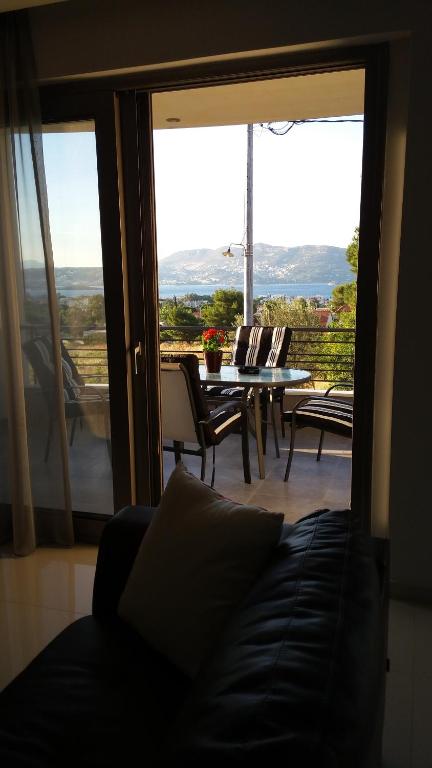 Luxurious House Near the Sea - Ferienwohnung Porto Rafti