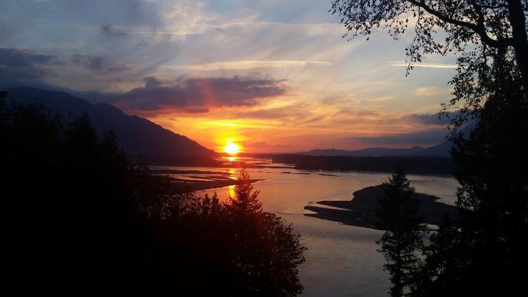 The Fraser River's Edge B&B Lodge - Chambres d'hôtes Chilliwack
