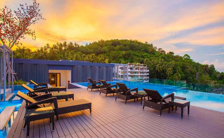 Cute Studio in Aristo Beach condo - 7 min walk to Surin Beach, construction view - B&B Surin Beach