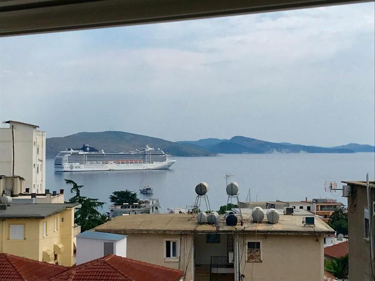Central City Apartment - Ferienwohnung Saranda