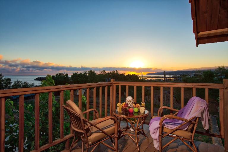 Seafront Villa Kallia & George, By IdealStay Experience - B&B Mália
