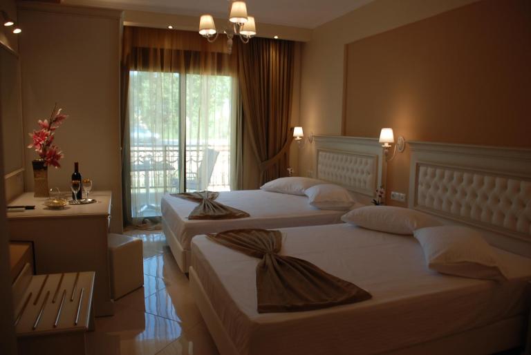 Elxis Luxury Resort - Bed and Breakfast Néa Vrasná