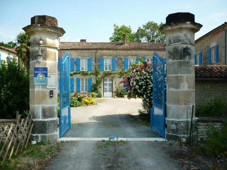 Le Logis de Faugerit - Bed and Breakfast Frontenay-Rohan-Rohan