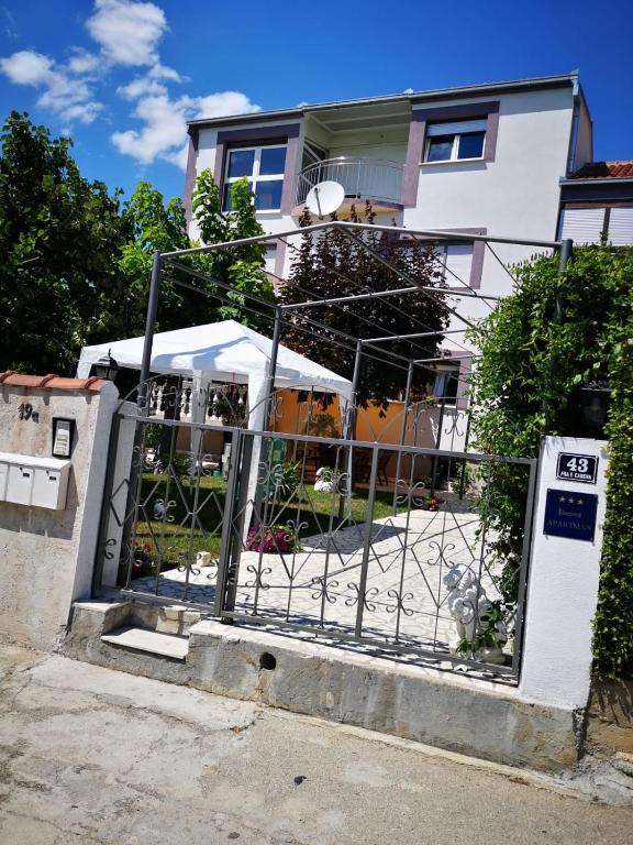 Apartmani Luis - B&B Kutleše