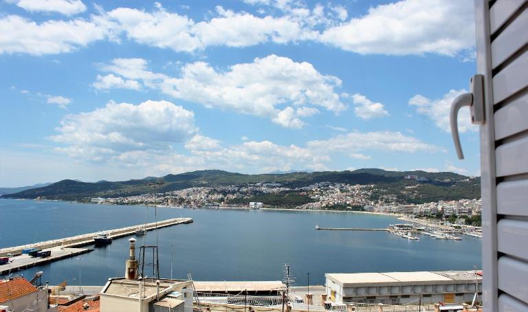 Old Town Apartment with Sea View - B&B Kavala