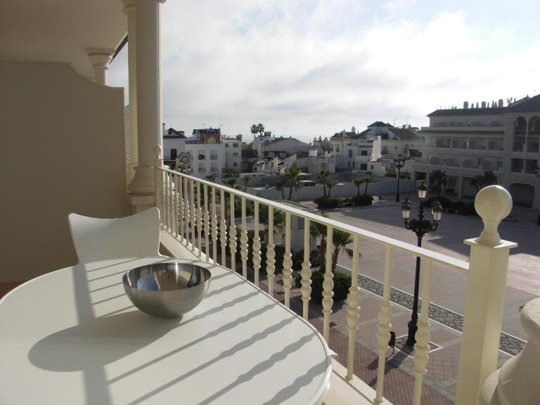 Plaza España - Central 3 Bedroom apartment - LUAL - B&B Nerja