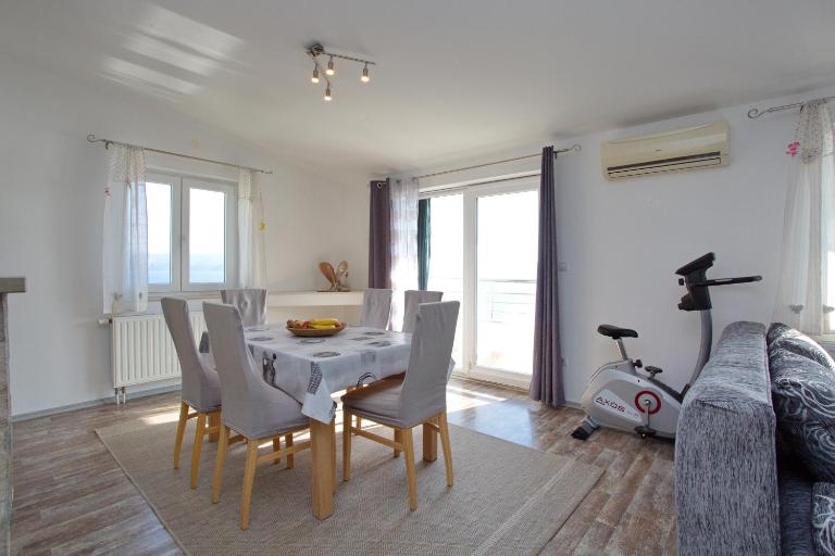 Apartment Lelas - B&B Omiš