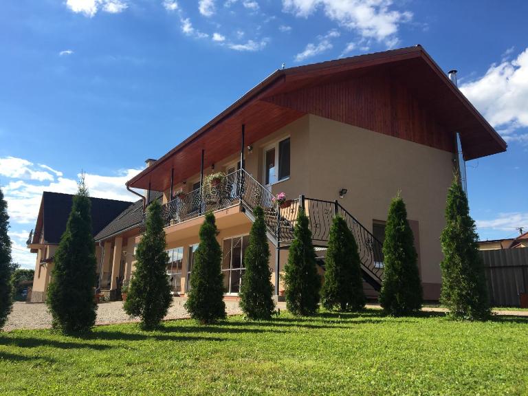 Penzión Bernáth - Ferienwohnung Rosenau