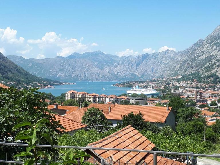 Apartment Marta - Ferienwohnung Kotor