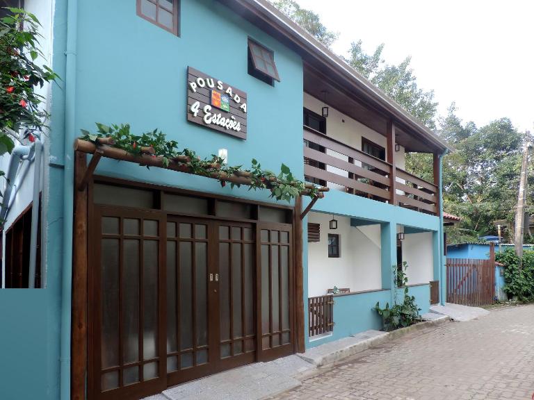 Pousada Quatro Estacoes - Bed and Breakfast Trindade
