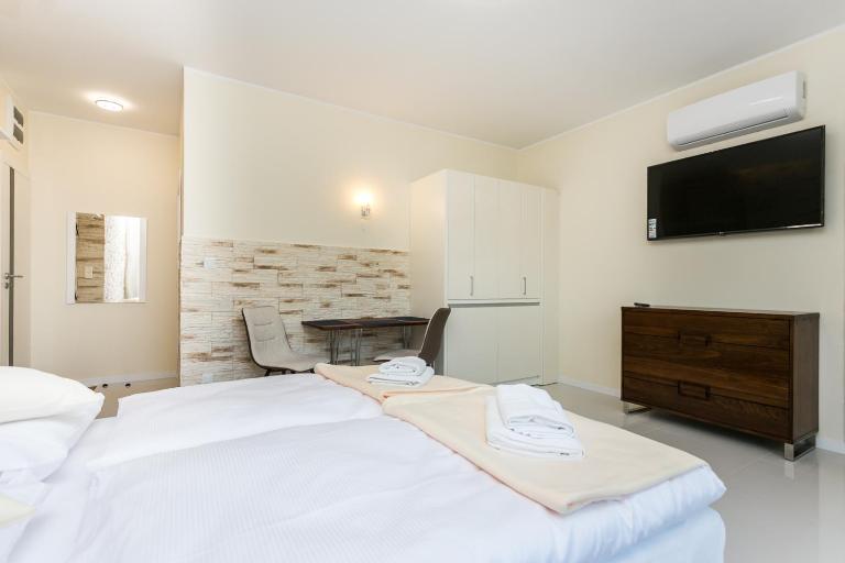 Apartamenty Dom Saski 10 minut od Centrum Warszawy - Bed and Breakfast Warschau