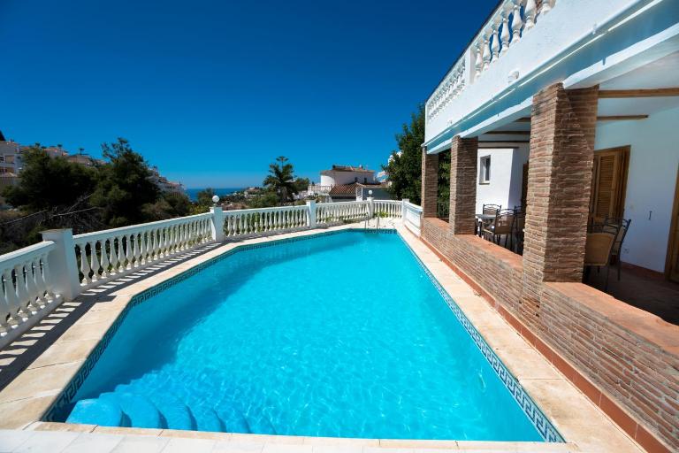 Villa Colina Menyber - B&B Nerja